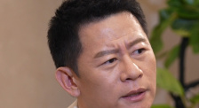 男生和女生做运动